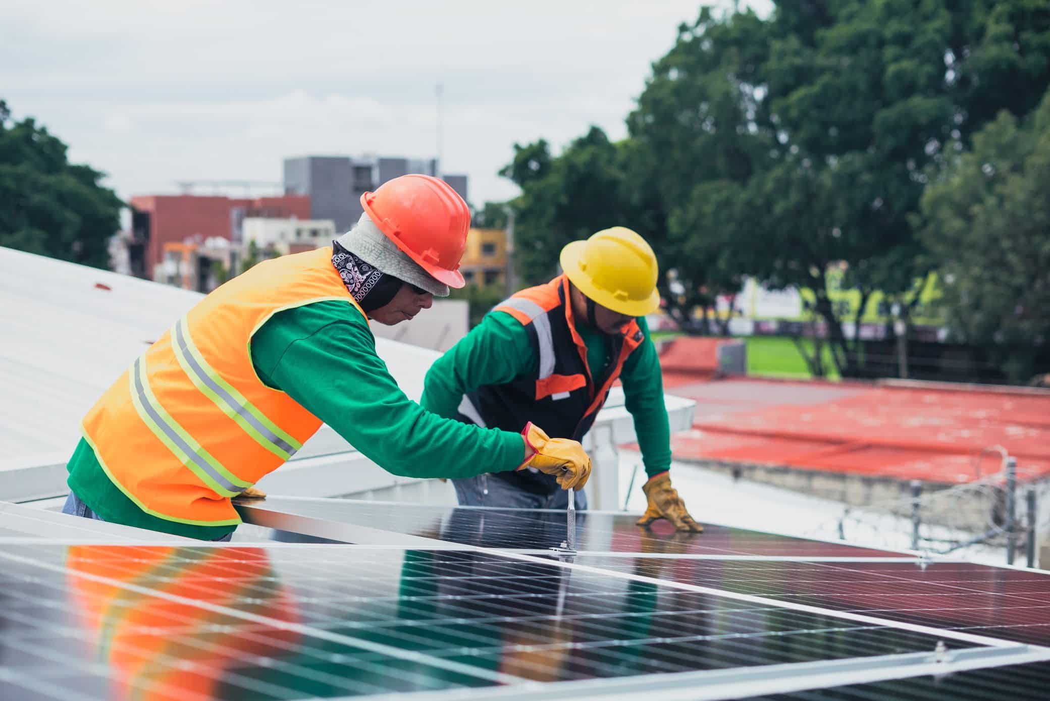 Technicien Installation Panneaux Solaires