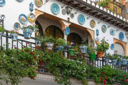 Cache Balcon En Fleurs