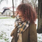 Cheveux bouclés